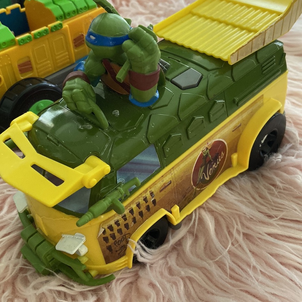 TMNT Toy Bundle - Picture 4 of 7
